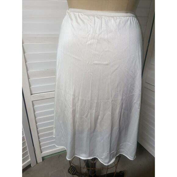 Vintage 70s 80s Vassarette White Nylon 24” Long Half Slip Size Medium USA Made - Picture 3 of 6